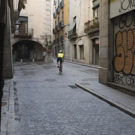 Bravissimo Cort Reial-1b شقة